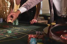 Baccarat dealing shoe at Nolimit City on sari4d login